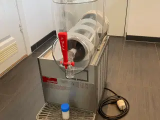 Slushice maskine ugolini
