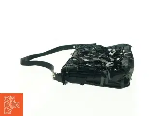 Sort skuldertaske med frynser (str. 24 x 16 cm)