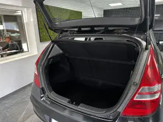 Hyundai i30 1,6 CRDi Classic Plus 90HK 5d 6g