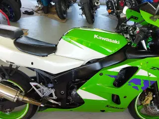 Kawasaki ZX-6r, Ninja, Afhentning