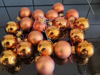 Div. julepynt - samlet 50 kr.