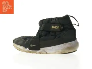 Sorte Nike vinterstøvler fra Nike (str. 34)