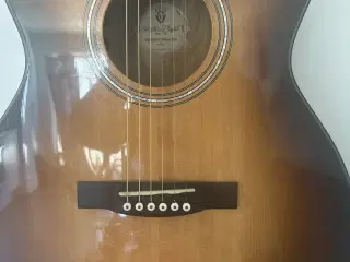 Halakustisk guitar