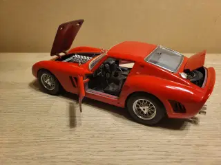Modelbil.Ferrari 250 GTO (1962) Skala 1/18.Produce