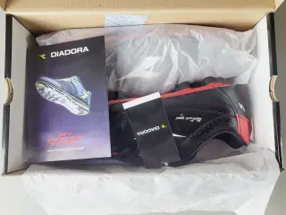 ⭐️· NYE Diadora Fodboldstøvler - MANGE STØRRELSER