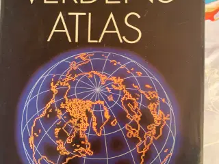  2 bøger verdens atlas og Danmark atlas