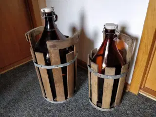 Store flasker i træskellet