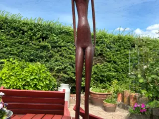 Otto p. Kvindefigur