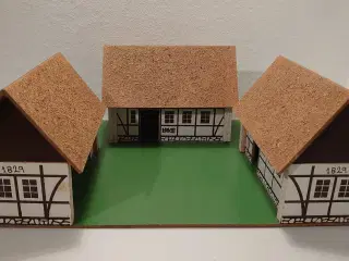 Vintage "Hanse" træ bondegård med strukturmaling