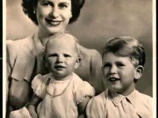Dronning Elizabeth  - Prince Charles - Prinsesse Anne - Brugt