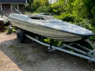 Båd projekt mustang 150