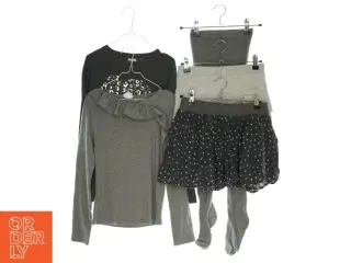 2 bluser, 2 nederdel og et par strømpebukser fra Zara (str. 12-13 år)