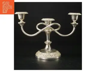 Sølvfarvede lysestager (str. B. 30. cm)