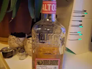 Olmeca Altos Reposado 38% - ½ fuld 35 cl