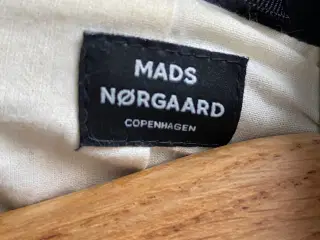 Mads Nørgaard Beelitz Charles herre frakke sælges.