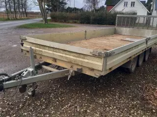 Variant 3500U5 3 akslet maskintrailer