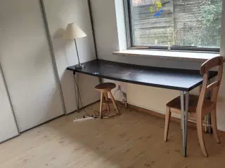 Aflang skrivebord