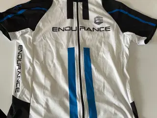 Cykeltøj og udstyr til cykling