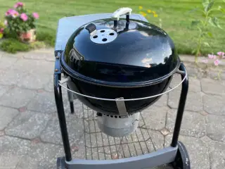 Kulfyret Webergrill med sidebord