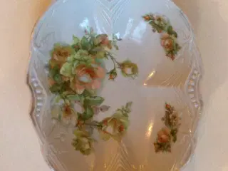 Silesia skål / fad, hvid m/blomster på indersiden.