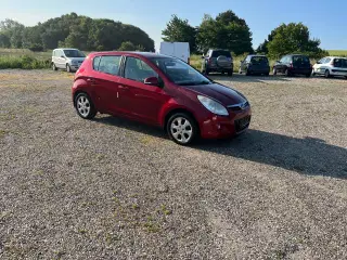 HYUNDAI ÅRG 11