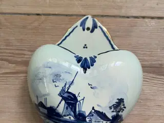 Væghængt vase hjerteformet