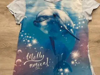 T-shirt i str. 158/164 med delfinmotiv