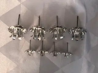 8 sølvfarvet metal lysholdere til dekoration
