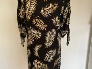 H&M kjole, m.åbent ærme og bindebånd, str. 42