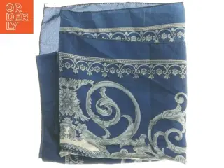 Blåt tørklæde med mønster (str. 100x94 cm)