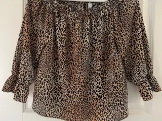 H&M Leopard bluse med 3/4-ærmer str. 38