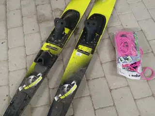 Sjov til speedbåden, badering og vandski