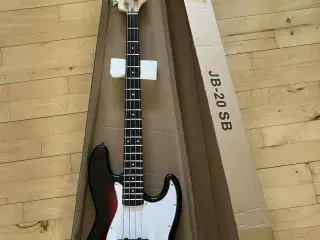 Ny Bas guitar