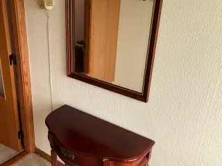 Entremøbel og spejl