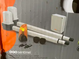 Automatisk/fjernbetj. Låge/port åbner.