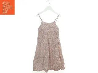 Sommerkjole med stropper i blomsterprint fra United Colors Of Benetton (str. 116)