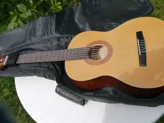 Hohner klassisk guitar HC-06 4/4 guitar med taske