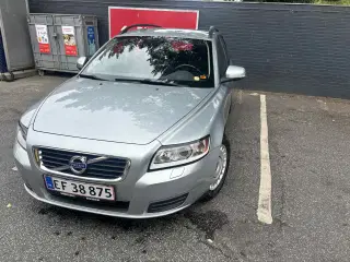 Velholdt Volvo V50 sælges