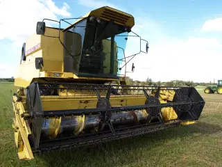 New Holland TX-32