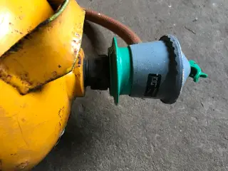 Gasflaske m. regulator