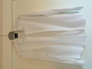 Hvid skjorte (til konfirmation)