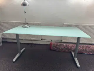 Skrivebord 