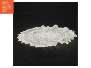 Hæklet borddug (str. Ø 24 cm)