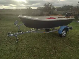 Robåd 12 fod med motor og trailer