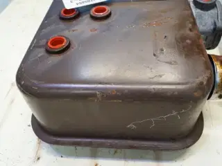 Dronningborg D7200 Hydrauliktank 28751699