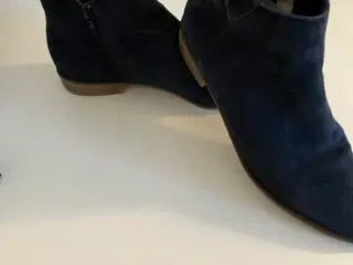 Mørkeblå ruskindsstøvler