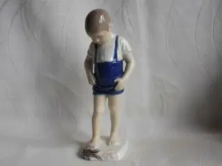 Dreng med krabbe, figur fra Bing og Grøndhl