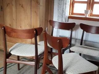 5 teak stole fra Schønning & Elgaard.