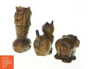 Træ udskårne dyrefigurer (str. 11 x 9 cm. og, 15 x 11 cm. og 21 x 9 cm)