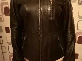 Læder jakke af lammeskind